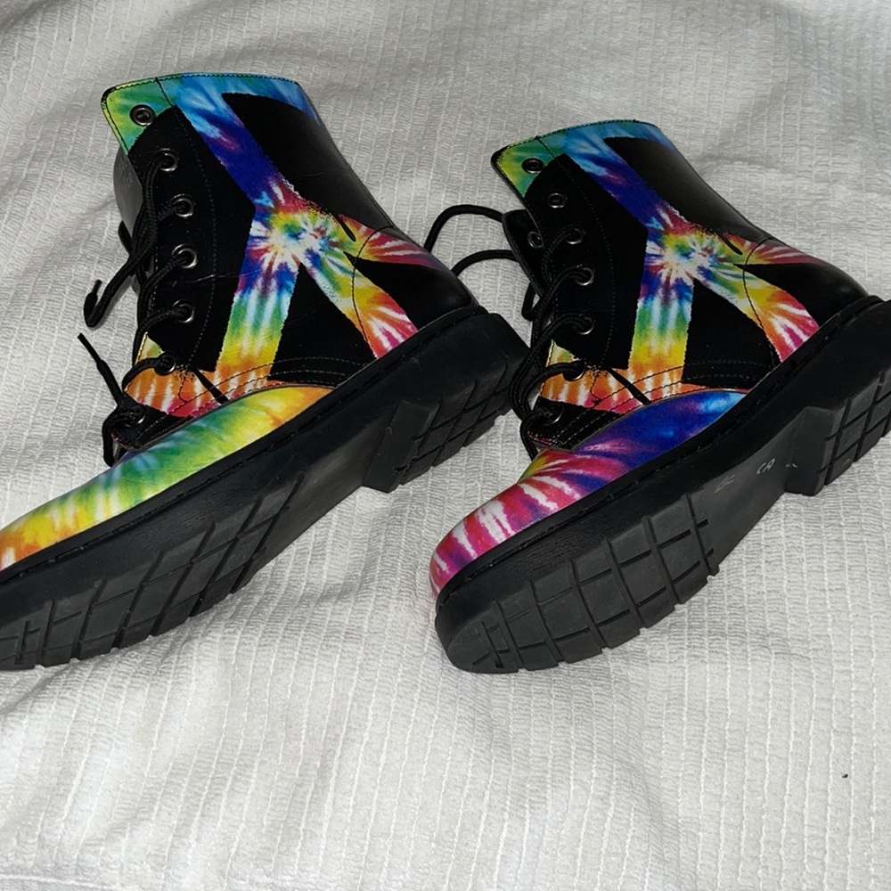 Yes We Vibe PEACEFUL Tie Die Swirl boots